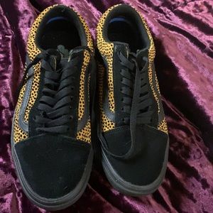 Vans off the walls cheetah sneakers